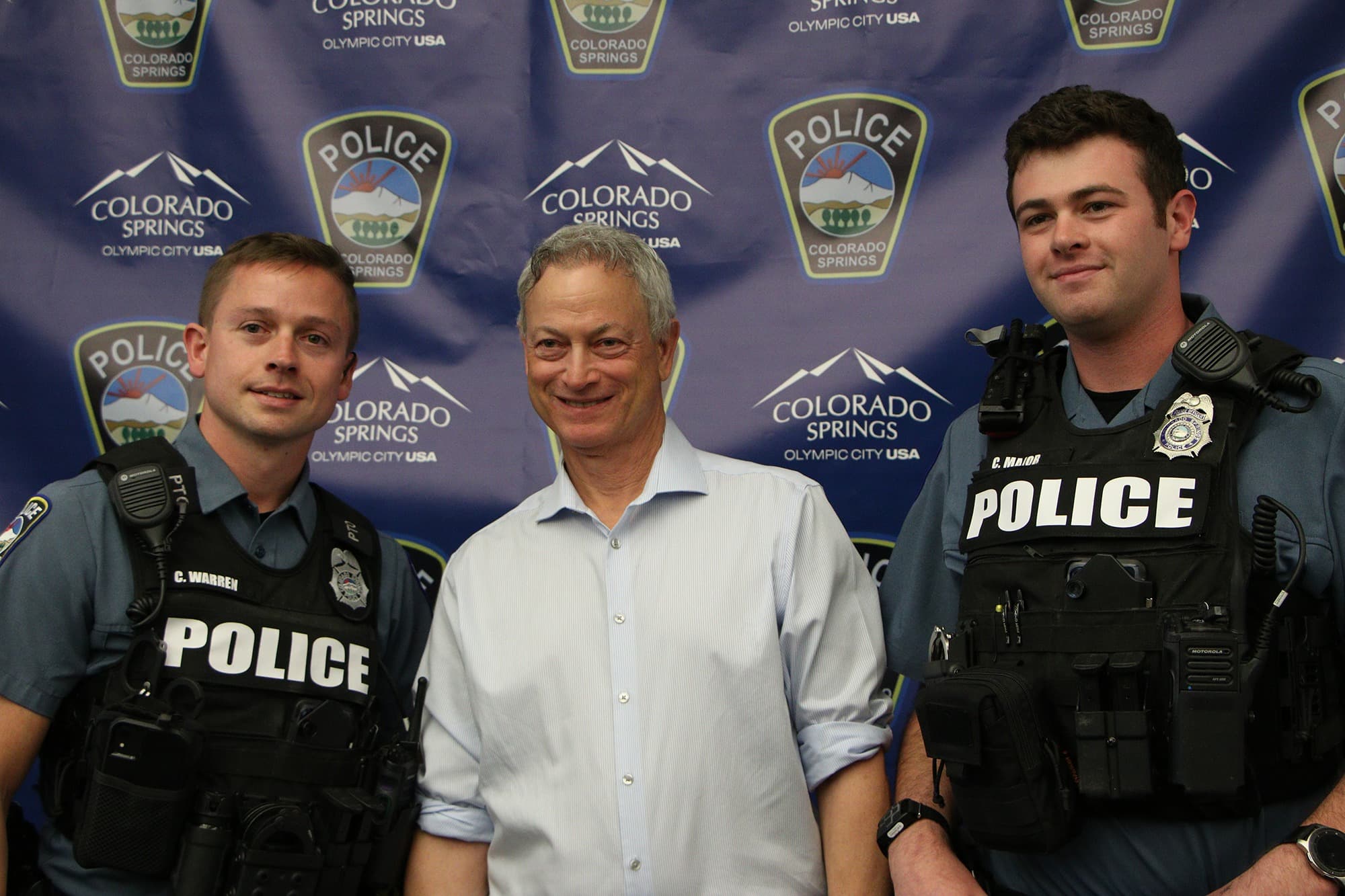 Gary Sinise Provides Dinner to Colorado Springs Police Department