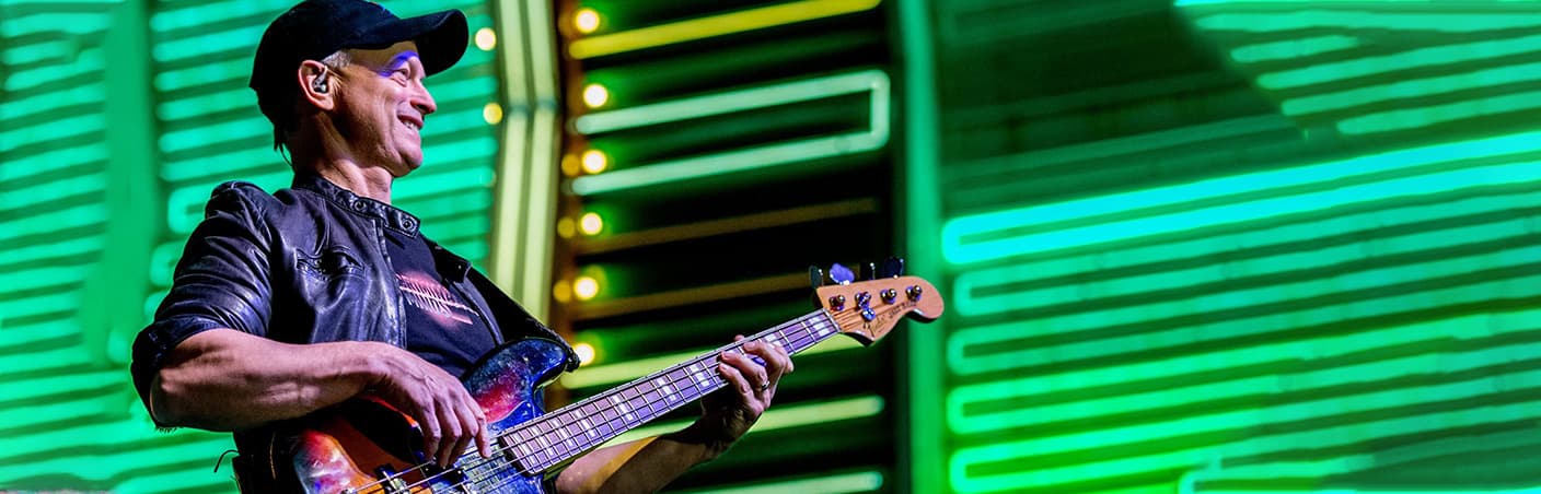 Gary performing at Salute to the Troops